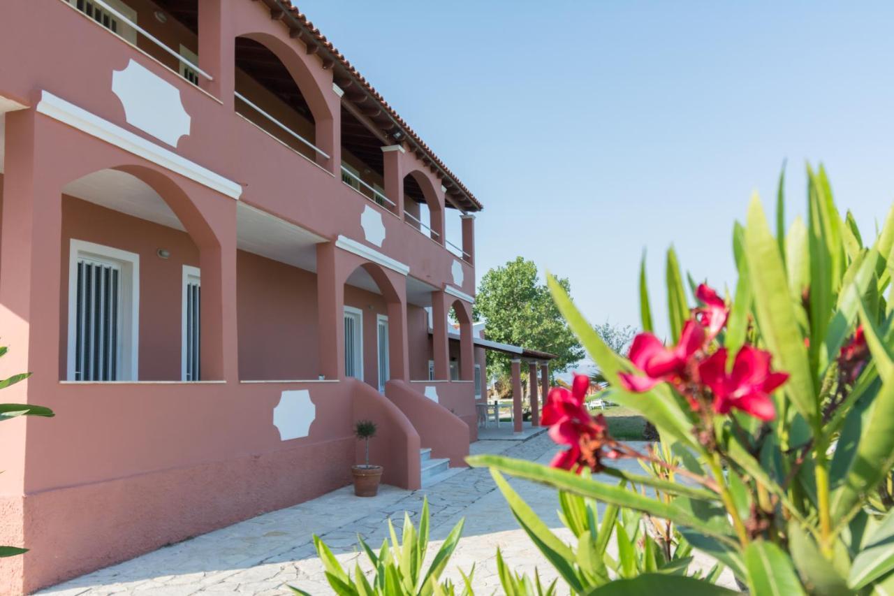 Melador Beachfront Apartments Kávos Exterior foto